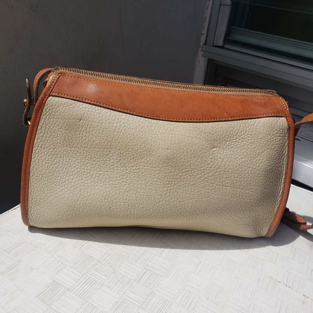 Vtg 90s Dooney & Bourke AW Beige British tan Pebbled Shoulder Bag - Picture 6 of 16